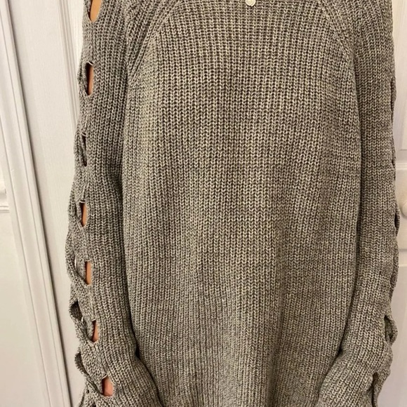 Sweater - Picture 3 of 4